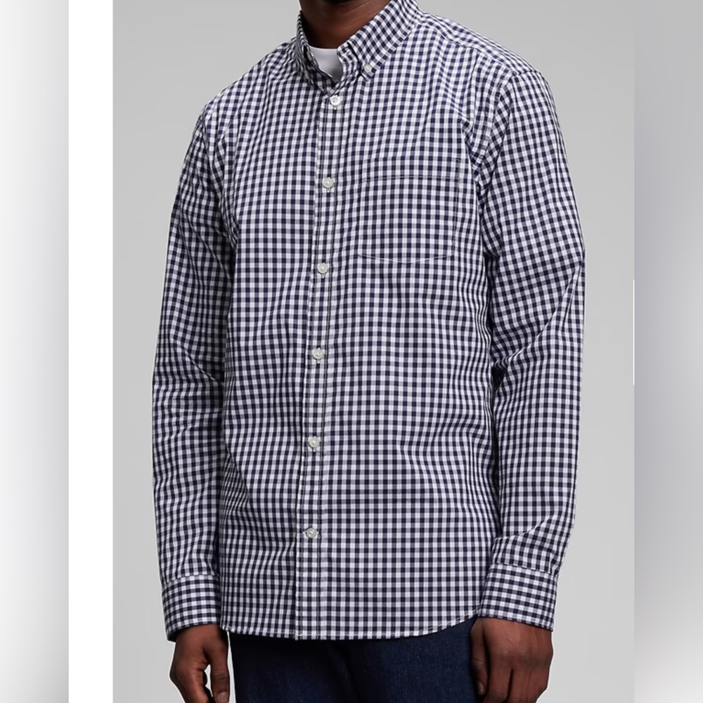 NWT NEW GAP Standard fit Stretch Button Down in blue check. Size Large